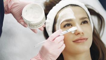 Usos innovadores del cloruro de polialuminio en cosmética y farmacia